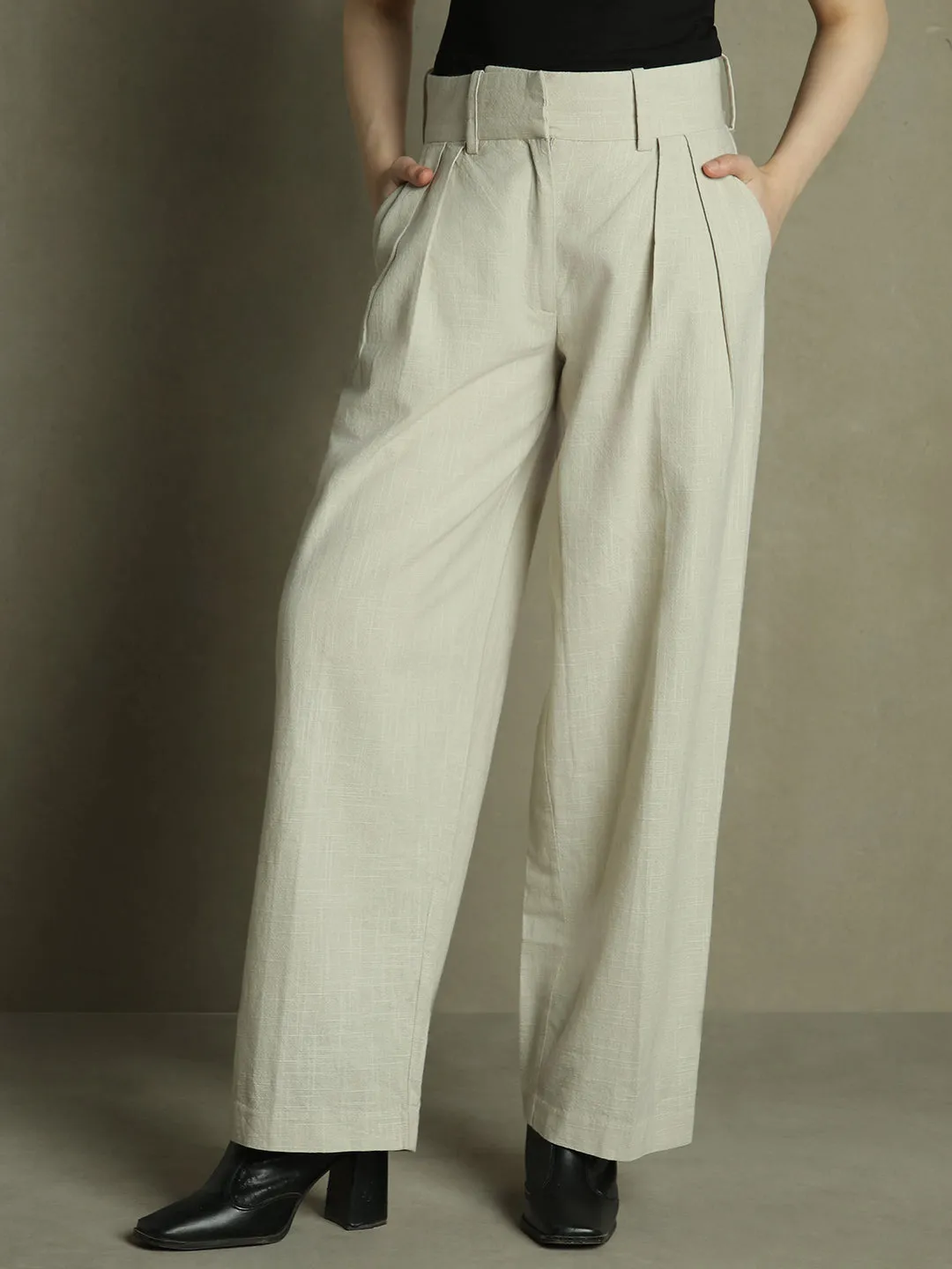 DL Woman Grey Pleated Trousers