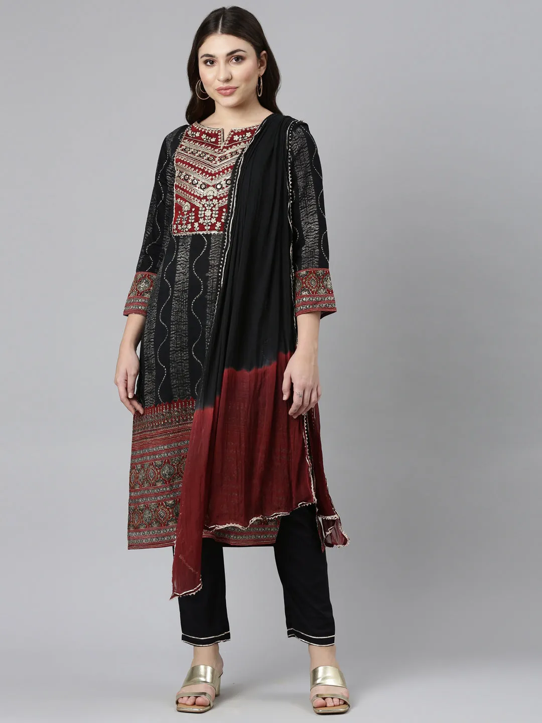 Neeru's Black Regular Straight Printed Readymade Suits