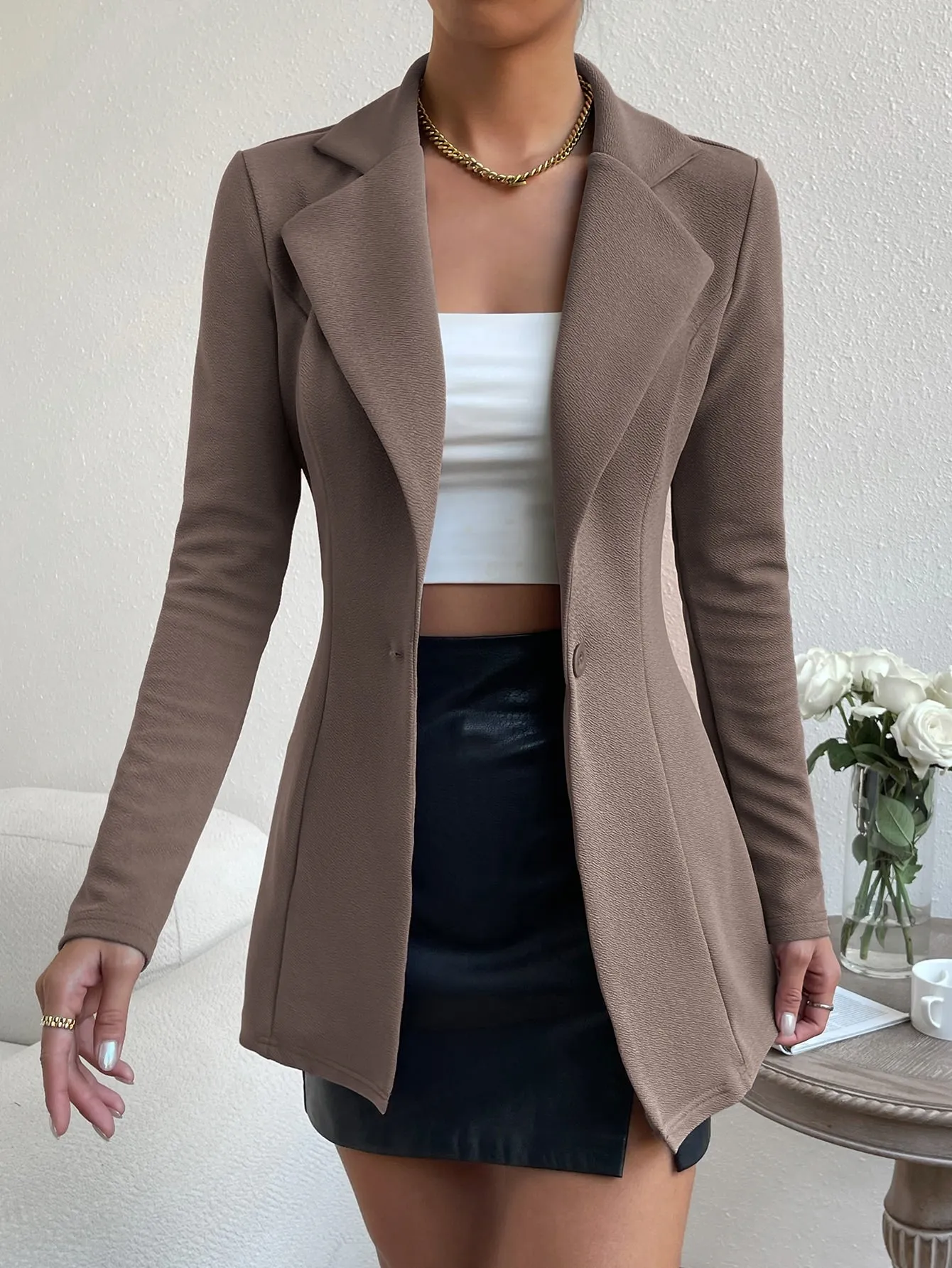 Privé Lapel Neck Single Button Blazer