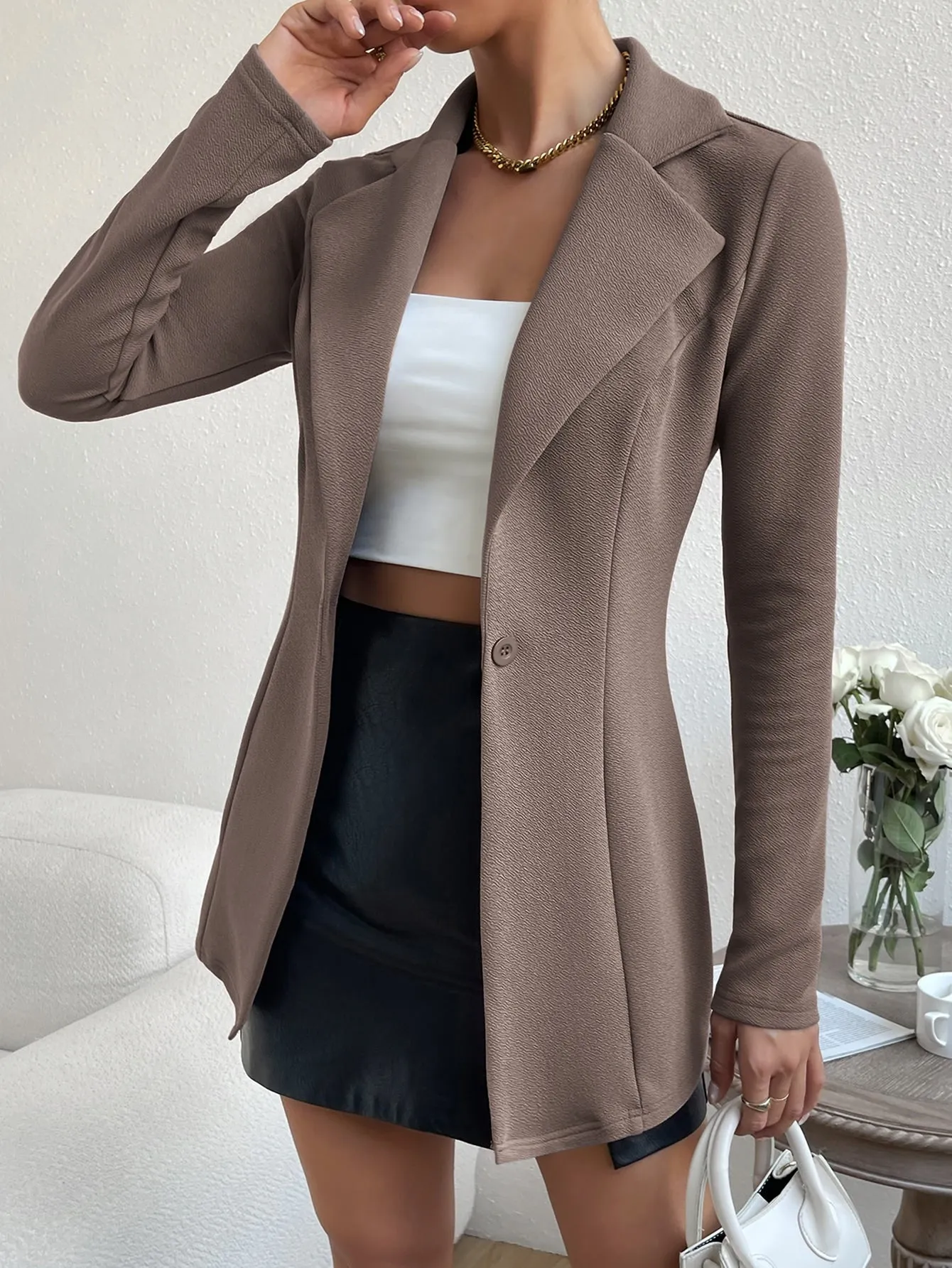 Privé Lapel Neck Single Button Blazer