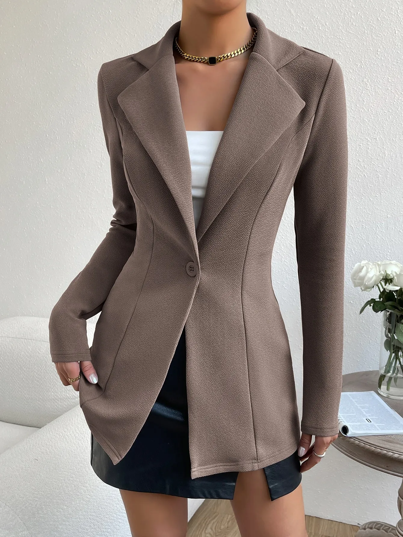 Privé Lapel Neck Single Button Blazer